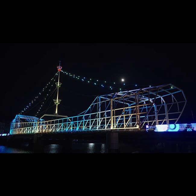 Dynamic Bridge Lighting Case Study: Integrating Media Mesh in South Korea